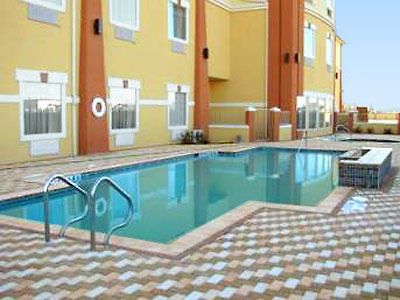 Super 8 By Wyndham Hidalgo/Mcallen Area Εξωτερικό φωτογραφία