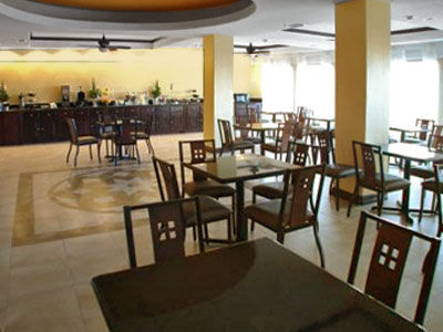 Super 8 By Wyndham Hidalgo/Mcallen Area Εξωτερικό φωτογραφία
